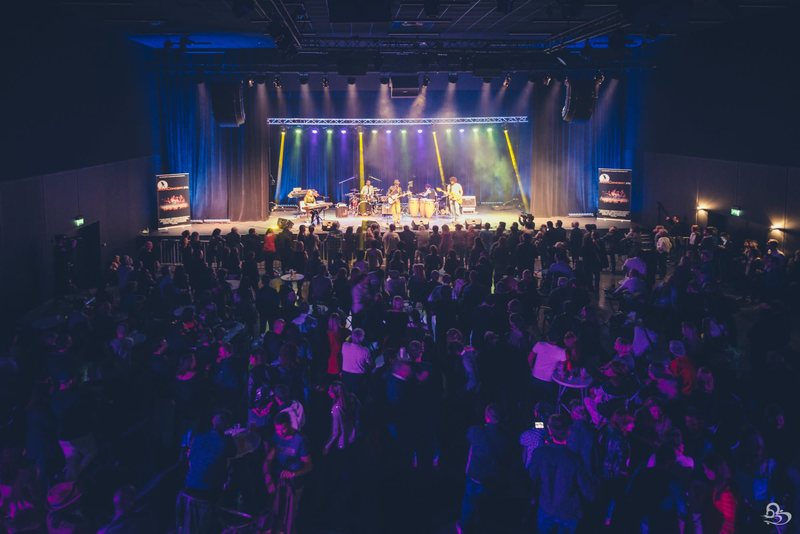 Showcase MonConcert devant une salle pleine